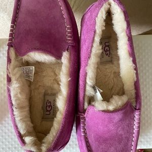 UGH Moccasin Slipper